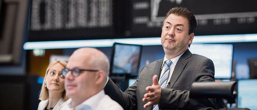 Die Blicke an der Frankfurter Börse richten sich immer wieder auf Griechenland.