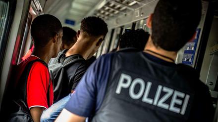 Kontrollen nach Hautfarbe Gegen die Bundespolizei laufen deswegen mehrere Gerichtsverfahren.