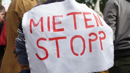 Demonstrativ. Um die Mietpreisbremse gibt es weiter Ärger.