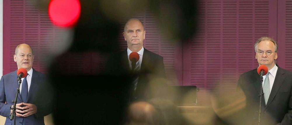 Und wieder kein weißer Rauch: Die Länderchefs Olaf Scholz, Dietmar Woidke und Reiner Haseloff (v.l.).