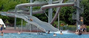 Während der Ferien bleibt das Sommerbad Pankow bis 20 Uhr geöffnet.
