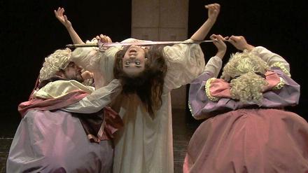 Szene aus der "Zauberflöte" an der Neuköllner Oper.