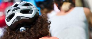 Helm oder nicht Helm - das ist bei vielen Radfahrern die Frage. Eine neue Studie hat gezeigt, dass die Meinungen zum Thema Helmpflicht weit auseinander gehen.