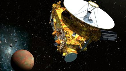 Ziel erreicht. Die künstlerische Darstellung zeigt die Nasa-Sonde mit dem Zwergplanet Pluto und drei seiner Monde. Am Dienstag soll das Raumfahrzeug im Abstand von 12.500 Kilometern an Pluto vorbeirasen - weiter zum Kuiper-Gürtel. 