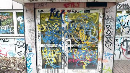 Die Turnhalle des Andreas-Gymnasiums in Friedrichshain gehört zu den prägnanten Beispielen für die schleppende Schulsanierung.