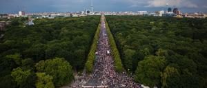 Und so fing im Juni alles an: Die Straße des 17. Juni wurde gesperrt für den CSD - auf den die Modewoche folgte.