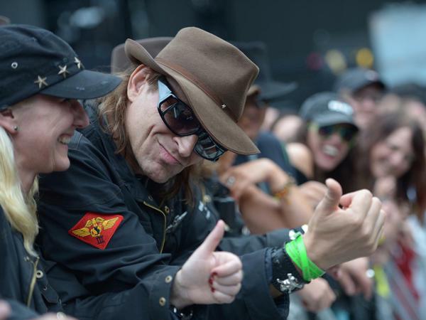 Original oder Fälschung? Das ist nicht Udo Lindenberg, sondern ein Fan, dem man eine gewisse Ähnlichkeit nicht abstreiten kann.