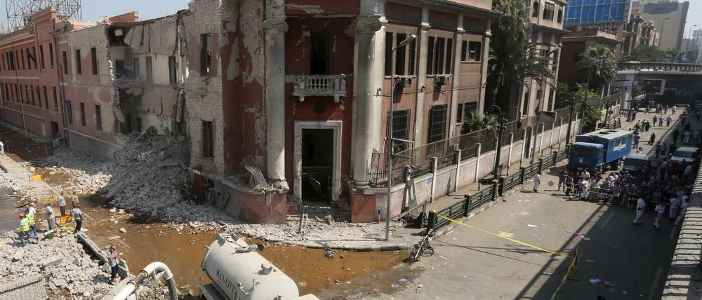 Blick auf den Ort der Bombenexplosion in Kairo.
