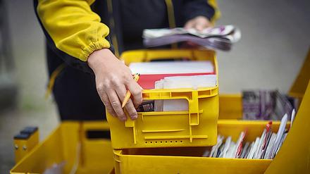 Extraladung: Nach dem Streik stapelten sich in den Niederlassungen der Post 65 Millionen Briefe mehr als üblich.