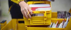 Extraladung: Nach dem Streik stapelten sich in den Niederlassungen der Post 65 Millionen Briefe mehr als üblich.