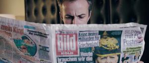 "Unseren schönen deutschen Euros": Jan Böhmermann motzt in dem Videoclip auf "Bild"-Niveau über die Griechenland-Debatte. 