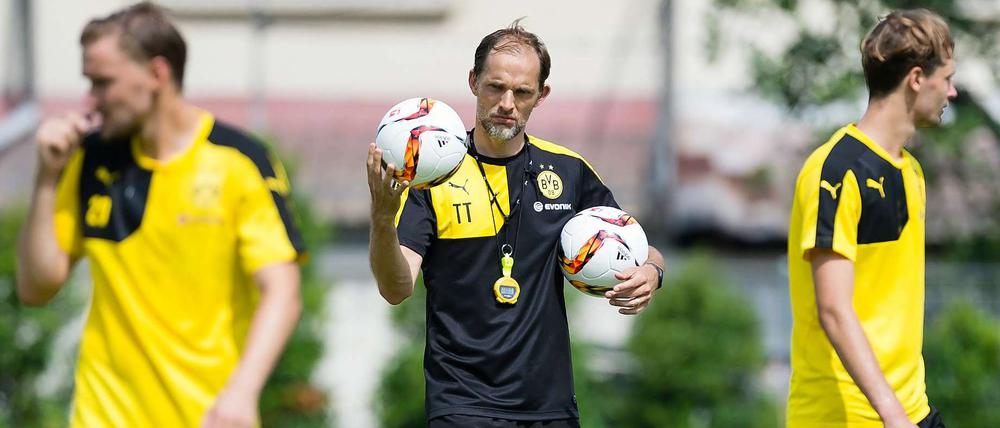 Trainer Thomas Tuchel steigt mit Borussia Dortmund in der dritten Runde in die Europa League ein.