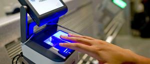 Alles automatisch: Ein Fingerabdruckscanner der Bundespolizei am Frankfurter Flughafen