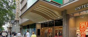 In dem Baudenkmal am Kurfürstendamm 12 verkaufen heute die Modemarken Benetton und Sisley. Man erkennt noch das ehemalige Kinofoyer.