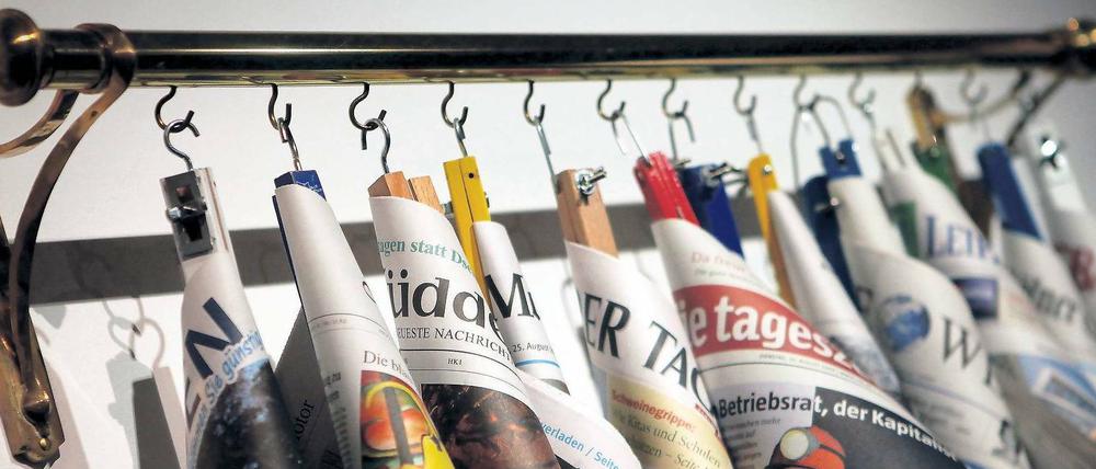Abhängen verboten. Viele Zeitungsverlage probieren im Internet neue Formate aus – mit Erfolg: So sind immer mehr Leser bereit, für redaktionelle Inhalte im Netz zu zahlen.