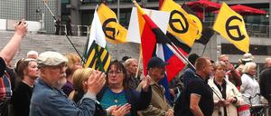 Schmährufe auf Multikulti und "Schwulisierung": Bärgida-Demo am Hauptbahnhof