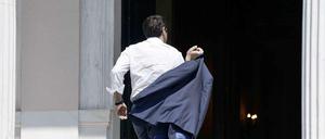 Nach den Verhandlungen zurück in Athen: Der griechische Premier Alexis Tsipras auf dem Weg in sein Büro.