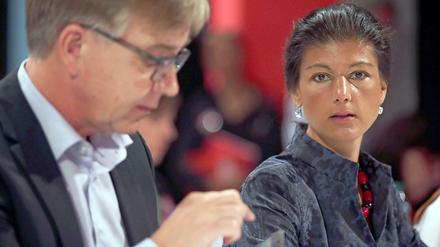 Sahra Wagenknecht greift die Griechenland-Einigung scharf an. 