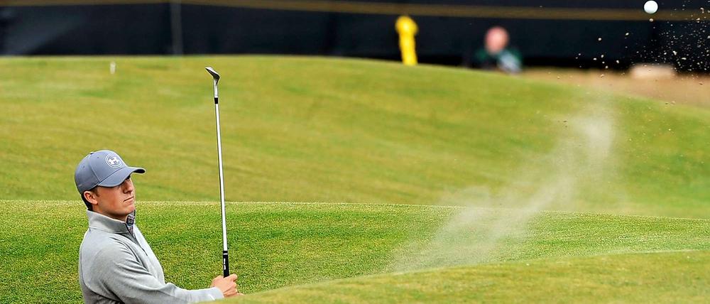 Geschichte im Gras. Jordan Spieth beim Training in St. Andrews.