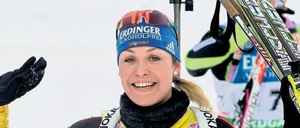 Wenn man alles erreicht hat. Die ehemalige Biathletin Magdalena Neuner, zweimalige Olympiasiegerin, zwölfmalige Weltmeisterin, beendete mit 25 Jahren ihre Karriere. Heute ist sie selbständig und Mutter einer Tochter: