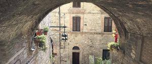 Steinreich. In Assisi und anderen Mittelalter-Städten Umbriens darf man staunen, wie meisterlich bereits im 6. bis 15. Jahrhundert gebaut wurde.