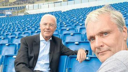 Umgänglich. Einige Schattenseiten der Lichtgestalt bleiben bei der Dokumentation von Thomas Schadt (rechts) über Franz Beckenbauer unbeleuchtet.