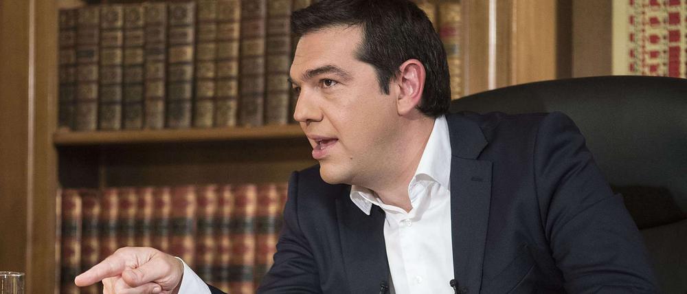 Der griechische Regierungschef Alexis Tsipras beim TV-Interview mit dem Staatssender ERT