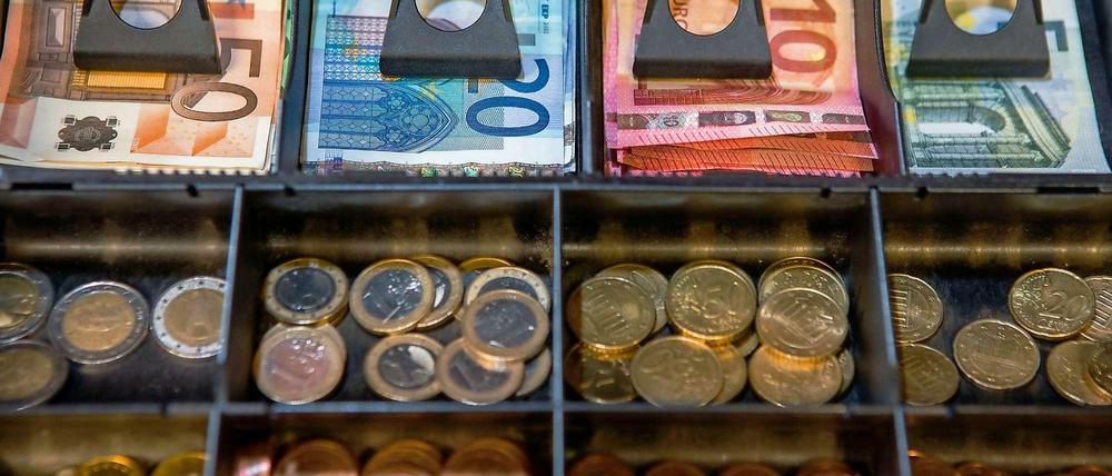 Money, money, money, must be funny in a German world.