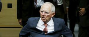 Bundesfinanzminister Wolfgang Schäuble trifft in Brüssel zur Sitzung mit seinen Kollegen der Eurogruppe ein. 