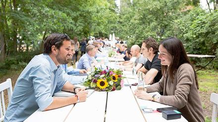 Gutes Wetter, gute Stimmung, gute Ideen: Beim Pitch-nick, dem Speed-Dating mit Konzernvertretern können Partnerschaften entstehen.