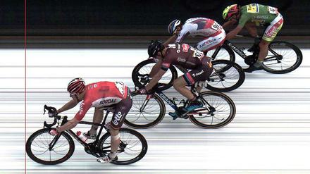 Mittlerweile ein gewohntes Bild: André Greipel war in Valence nach klugem Antritt als Erster im Ziel.