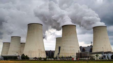 In der Reserve: Zwei der sechs Blöcke des Vattenfall-Kraftwerks Jänschwalde sollen in die neue Kraftwerksreserve und anschließend stillgelegt werden. Wann genau, wird derzeit mit dem Bundeswirtschaftsministerium verhandelt. 