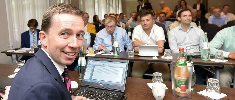 Treffen der Abtrünnigen in Kassel: Am Sonntag treffen sich Mitglieder von Bernd Luckes Verein "Weckruf", wahrscheinlich wird der Entschluss gefasst, eine neue Partei zu gründen.