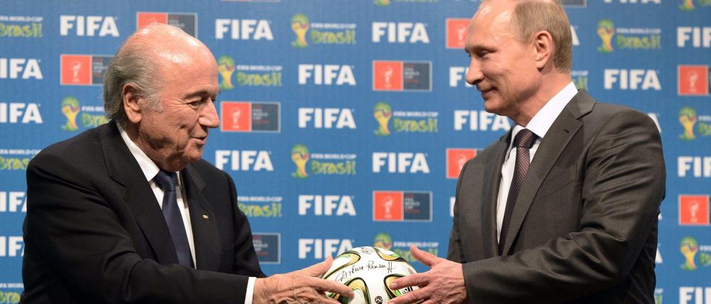 Gute Freunde: Joseph Blatter (li.) und Wladimir Putin.
