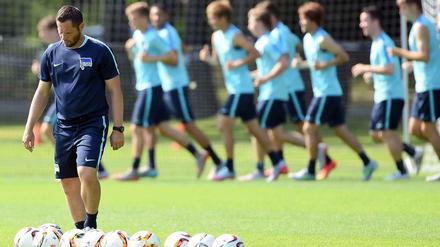 Den Ball vor Augen, die Mannschaft im Rücken: Pal Dardai kümmert sich zukünftig nur noch um Hertha BSC.