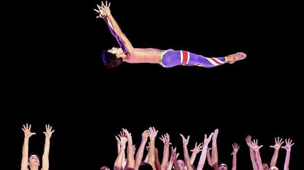 Das Béjart Ballet Lausanne feiert mit seiner Choreografie das Leben.