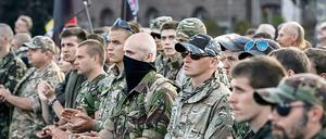 Der "Rechte Sektor" zeigt sich oft in Tarnanzügen.