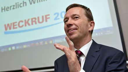 Bernd Lucke bei der Parteigründung von "Alfa" in Kassel.