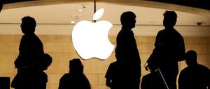 Apple hat mehr Iphones verkauft und daran gut verdient.
