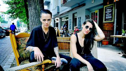 Julie Chance und Jon Dark sind das Sythiepop-Duo Evvol.