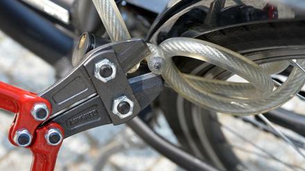 Wenn das Fahrrad geklaut wird, können Besitzer über einen GPS-Peilsender im Rad den Standort nachverfolgen, falls es entsprechend ausgestattet ist. 