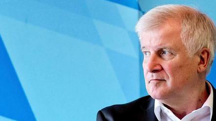 Etwas ratlos wirkt er zur Zeit, Bayerns Ministerpräsident Horst Seehofer.