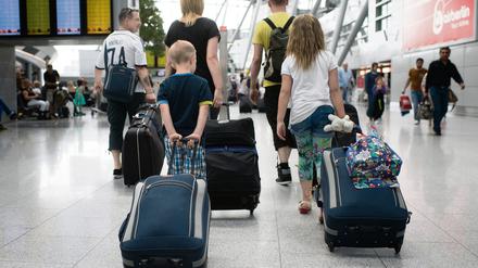 Auf dem Weg. In zahlreichen Bundesländern haben jetzt die Ferien begonnen.