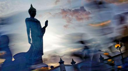 Menschen buddhistischen Glaubens sind in Berlin eine Minderheit.