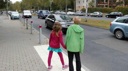 Wie kommt man hier sicher rüber? Nicht nur für die Kinder unseres Autors ist die Argentinische Allee an dieser Stelle eine Herausforderung.
