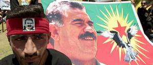Kurden demonstrieren im Libanon im Namen der kurdische Arbeiterpartei PKK und ihre Jugendorganisation für Kobane. In der Türkei bekannte sich die PKK am Mittwoch zur Tötung zweier türkischer Polizisten.