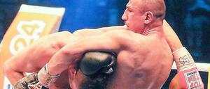 Weltmeisterlich? Arthur Abraham (r.) und Robert Stieglitz im Clinch an den Ringseilen.