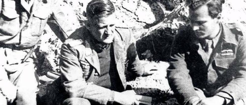 Im Geheimdienst Ihrer Majestät. William Stanley Moss und Patrick Leigh Fermor (rechts) mit Heinrich Kreipe in ihrer Mitte. Foto: Imago