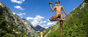 Der indische Eremit Mahant Naomi am Ufer des Ganges