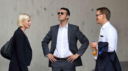 Das Verteidiger-Team Anja Sturm, Wolfgang Stahl und Wolfgang Heer in Pose.